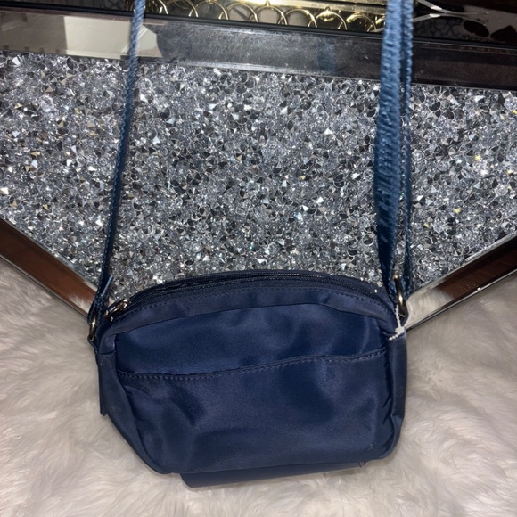 Tommy Hilfiger bag - Picture 3 of 8